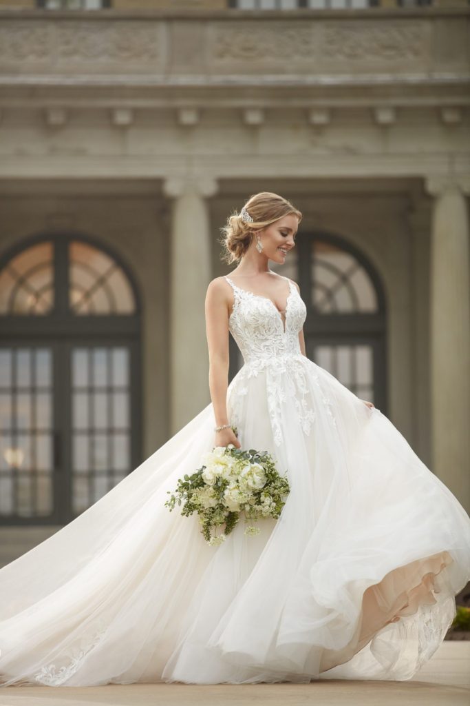 6993-Stella-York-Pure Bridal, ballgown, wedding, bridal, tulle skirt, lace, A-line,