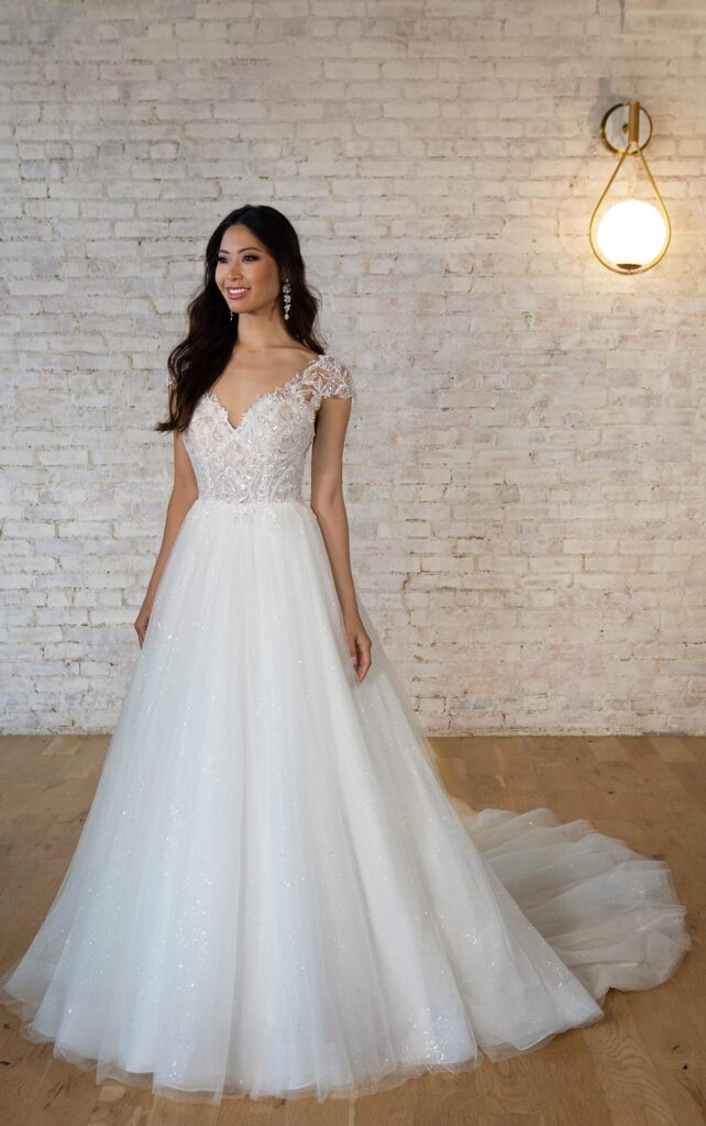 7640-Stella York-PureBridal-Edmonton wedding dress, Edmonton bridal shop, cap sleeve, beaded lace and tulle ballgown