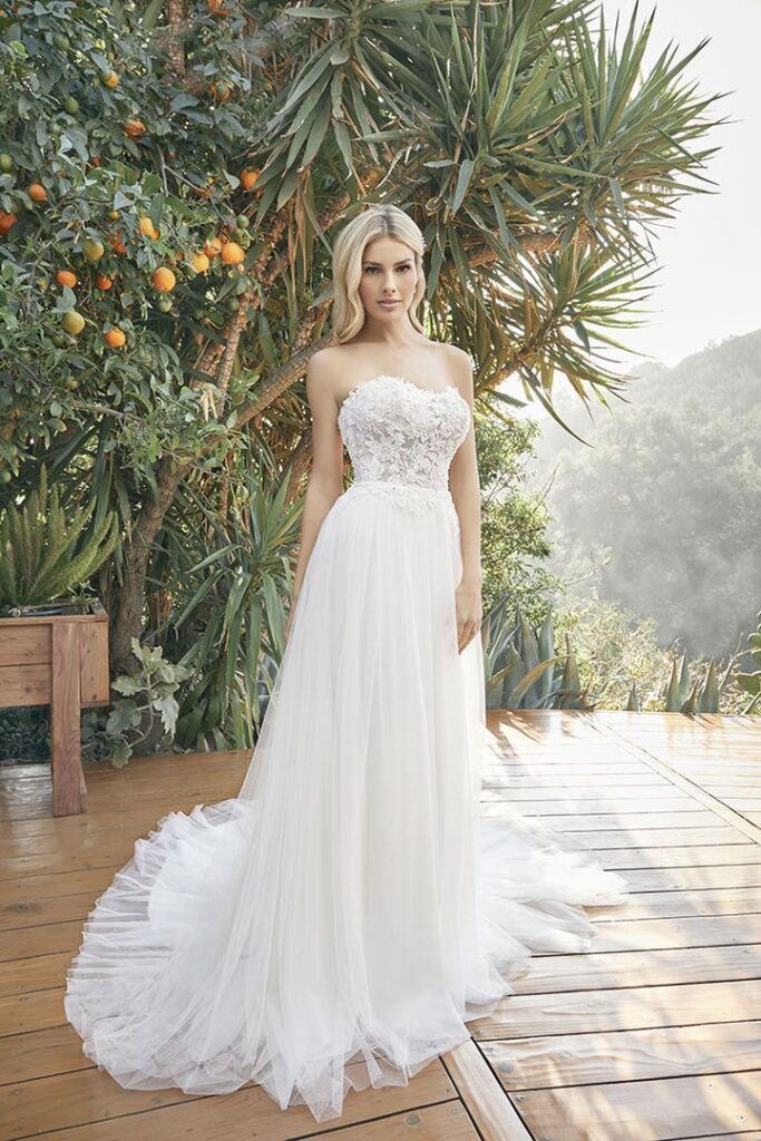 BL388-Abigail-Beloved-Casablanca Bridal-PureBridal-edmonton wedding dress, edmonton bridal shop. aline tulle dress. strapless lace bodice